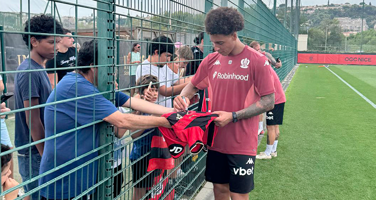 « Witsel ? Il est arrivé comme un mec normal » : le « nouveau Dante » bluffe déjà ses coéquipiers
